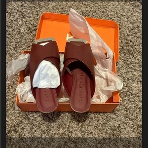 Katy Perry- Wine Colored- Mule (style) - 5 women’s